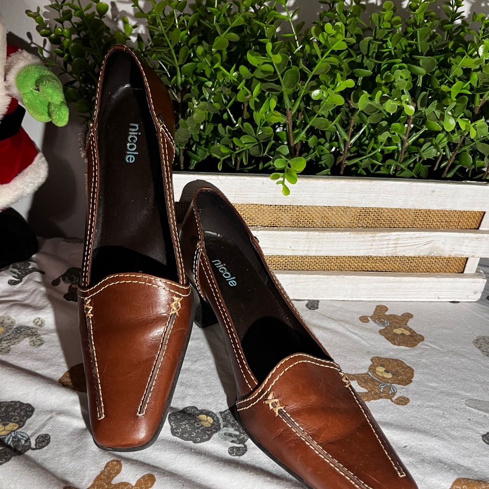 Nicole Chestnut Leather Pumps